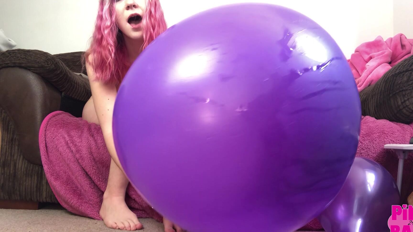 "pinkbaby24" squirt, balloons, balloons non pop, wet & messy birthday balloon ride and squirt manyvids