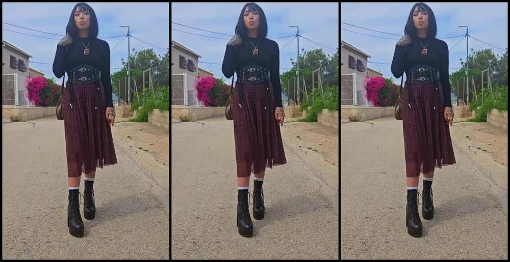 Queen Kinkerbell Nicknamed Kinkerbell23 Onlyfans I Feel Like I Could Travel Back In Time With This Outfit Where Can You See U