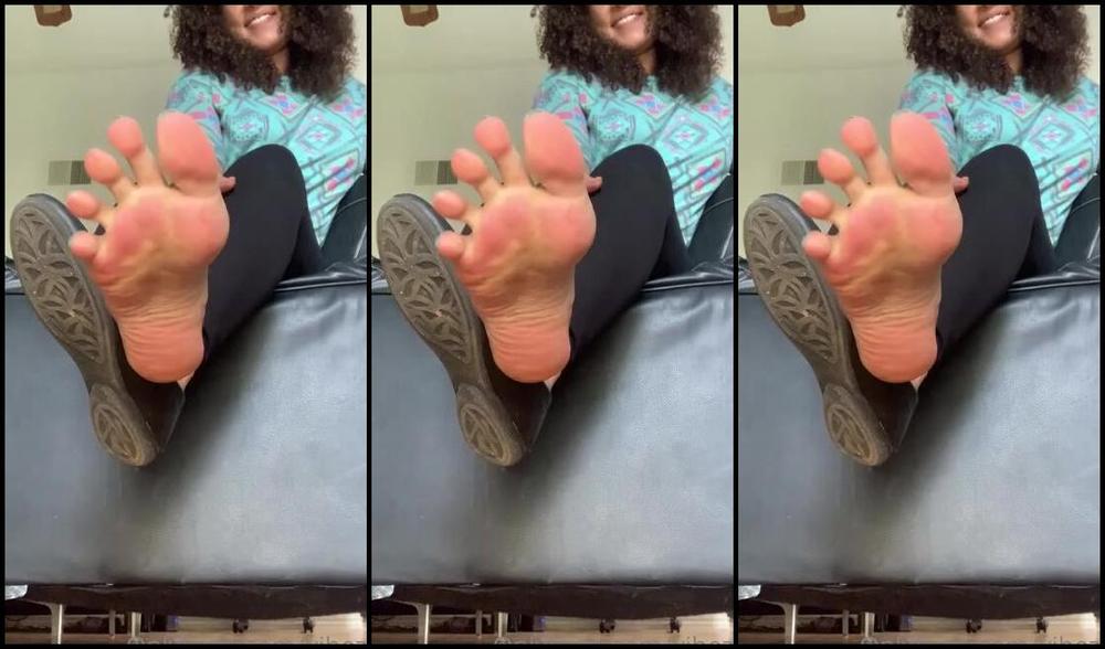 Natasha Aka Vibez3 Onlyfans Wanna See My New Pedicure You Have To Sniff My Sweaty Toes Straight From My Flats Also That S