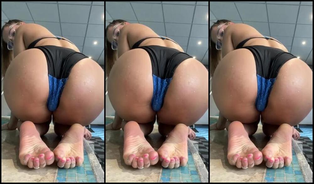 Goddess Demi Nicknamed Urgoddessdemi Onlyfans Ass Soles By The Pool 1H