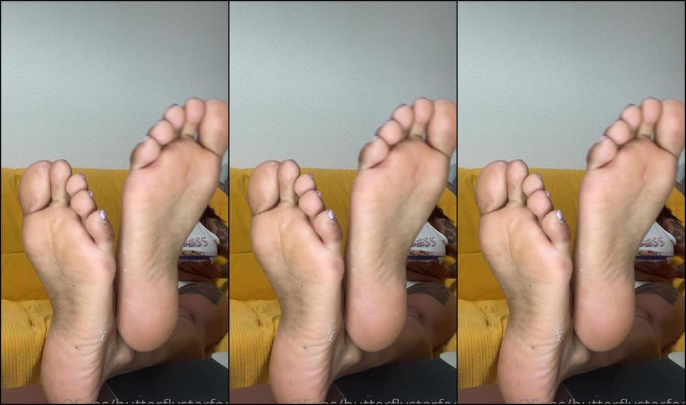 Queenstarb Happy Monday Ignoring You While Having Breakfast Dont You Want To Clean My Soles In T