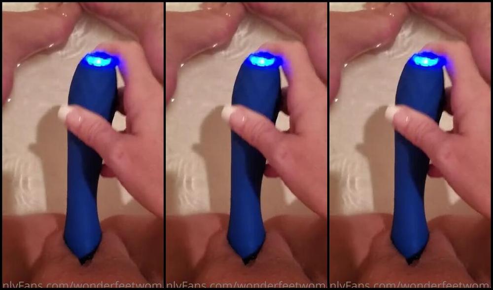 Wonderaeetwoman Nicknamed Wonderfeetwoman Onlyfans Saturday Night Bath Fun Neon Green Polish As Requested White Will Be Next Blue Vibratory And Abou