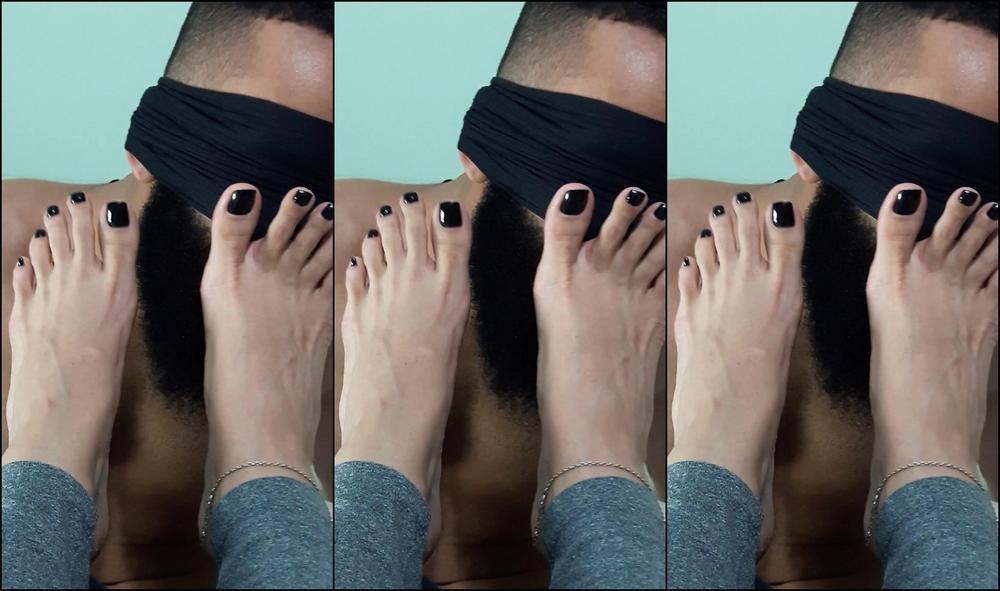 Thefeetoflola Yes A Delicious Footworship With Black Nails Min