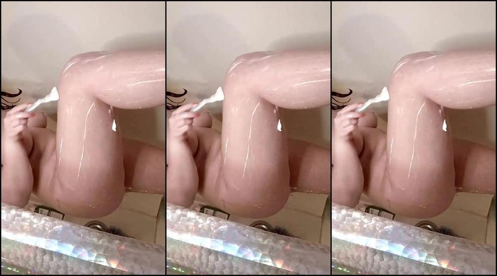 adulteressamber-30-04-2020-272843622-stream-started-at-04-30-2020-10-56-pm-shower-voyer-style-cam