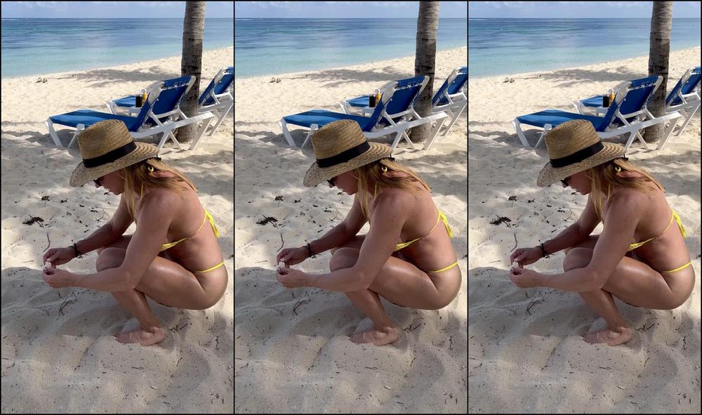 Baronova Tati Beach Pussy Solo