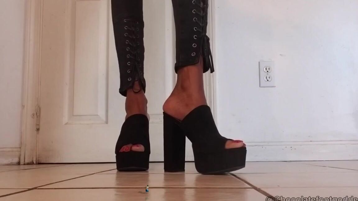 Chocolate Foot Goddess Nicknamed Cfootgoddessx Foot Fetish 12 04 2019 Onlyfans Video Giantess Red Toe Appeal Sfx