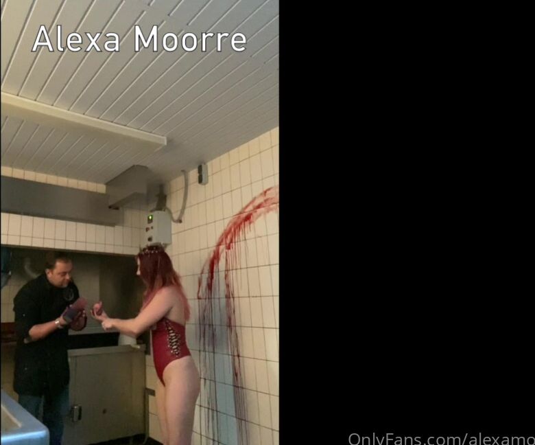 Alexamoorre Sundayselfie Queen Of Hearts