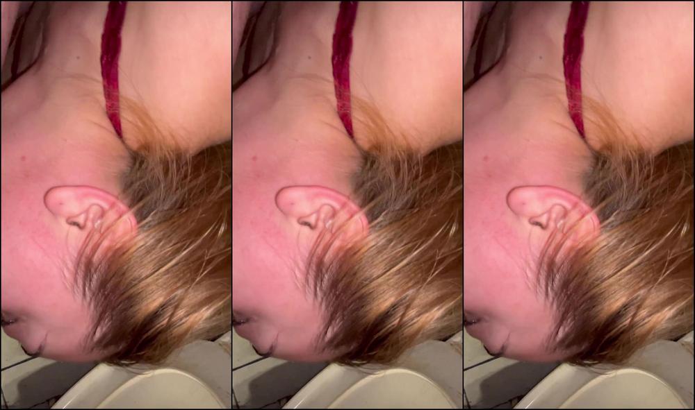 Raxxxbit Toilet Calling Cumshot I Fucked Her Whith The Head In Wc