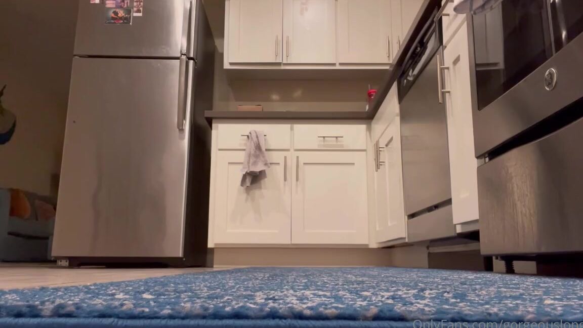 Gorgeous Long Toes Nicknamed Gorgeouslongtoes Onlyfans Sometimes I Meal Prep In Pajamas At 9Pm On Sunday Nights Wanna See