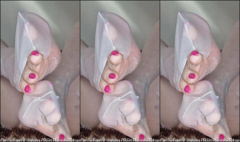 Penelopeblackdiamond Red Latex Mask And Pantyhose