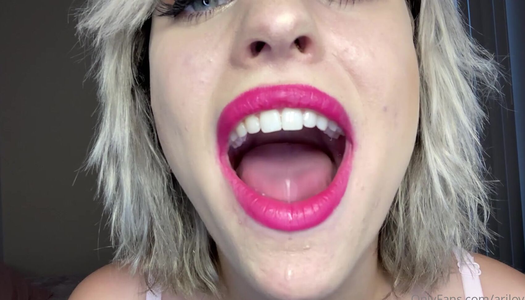 Arilove Sexy Tongue Mouth Inspection