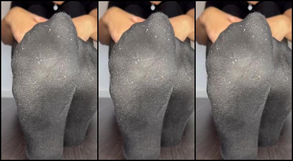 Sarina Jones Nicknamed Sarinajones 03 22 2025 Onlyfans Video You Havent Seen These Black Socks For A Long Time