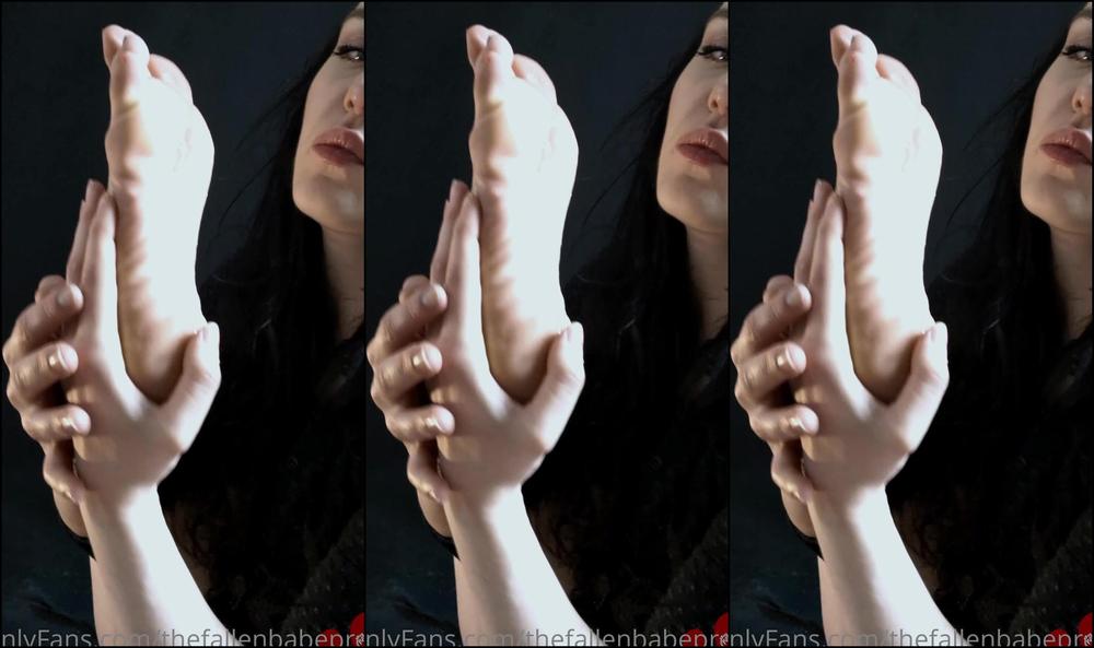 thefallenbabepremium-06-01-2021-2002986214-a-spitty-self-worship-video-as-requested-by-one-of-you-enjoy-mwahhh