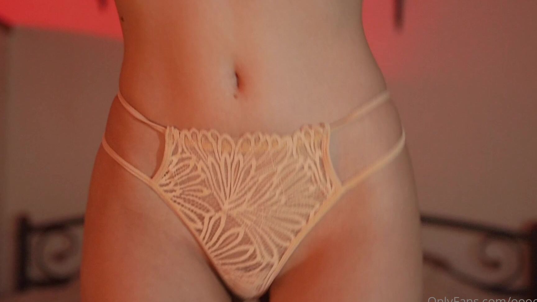 eva oops def704f3-2d88-47e9-b996-b05e31322c1a Web Cam