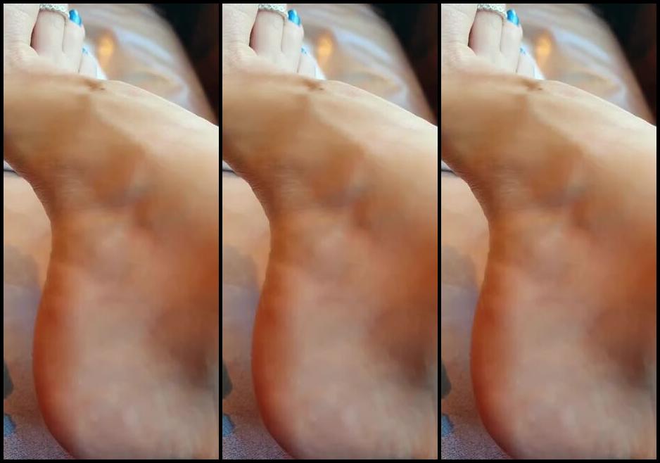 Sofiastoe Aka Sofiastoes Onlyfans On My Lunch Break Just Making My Self Comfortable How Bad You Want To Be My Coworker I Will