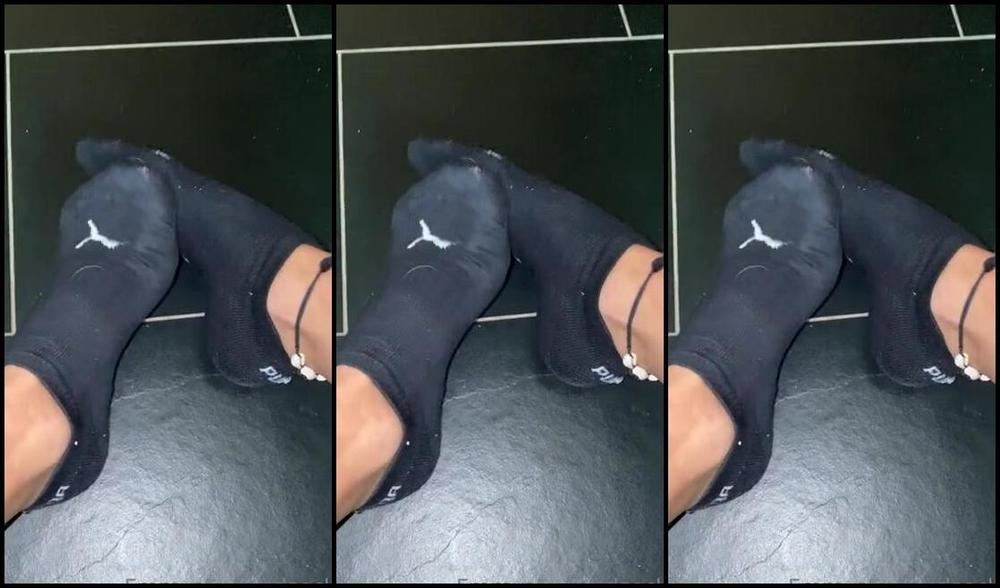 Emmysfeetandsocks Aka Emmyfeetandsocks Onlyfans Sock Update They Get Smellier And Smellier Really Really Bad I Can Tell And Look At All Thatp