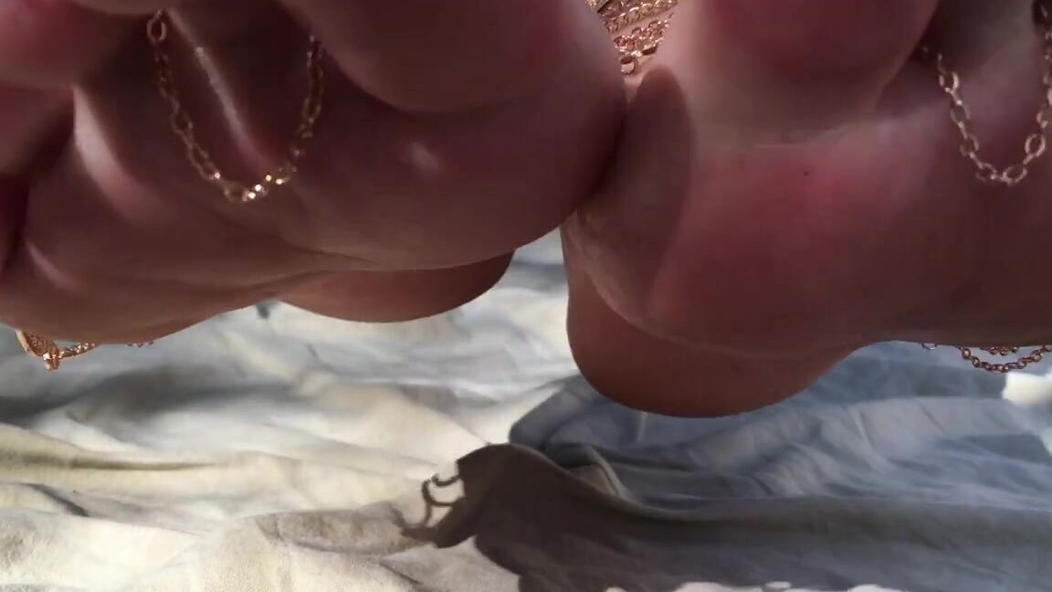 Goddessmiia Onlyfans Do You Like Foot Jewelry And Toe Rings Throw Back From 2016