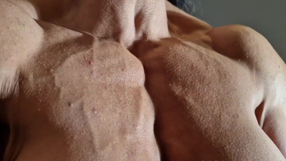 Alejandra Chacon Aka Alejandrachacon 01 31 2023 Onlyfans Video Flexing Hard But