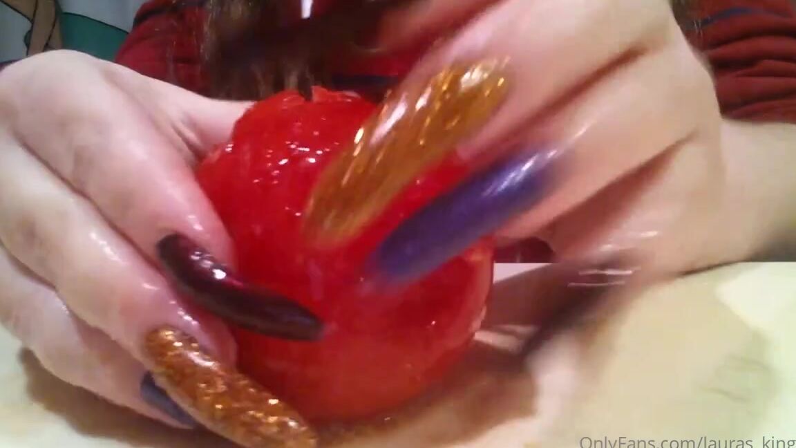 Lalalaura Nicknamed Lauras Kingdom 08 13 2020 Onlyfans Video Cassidys Tomato Claw