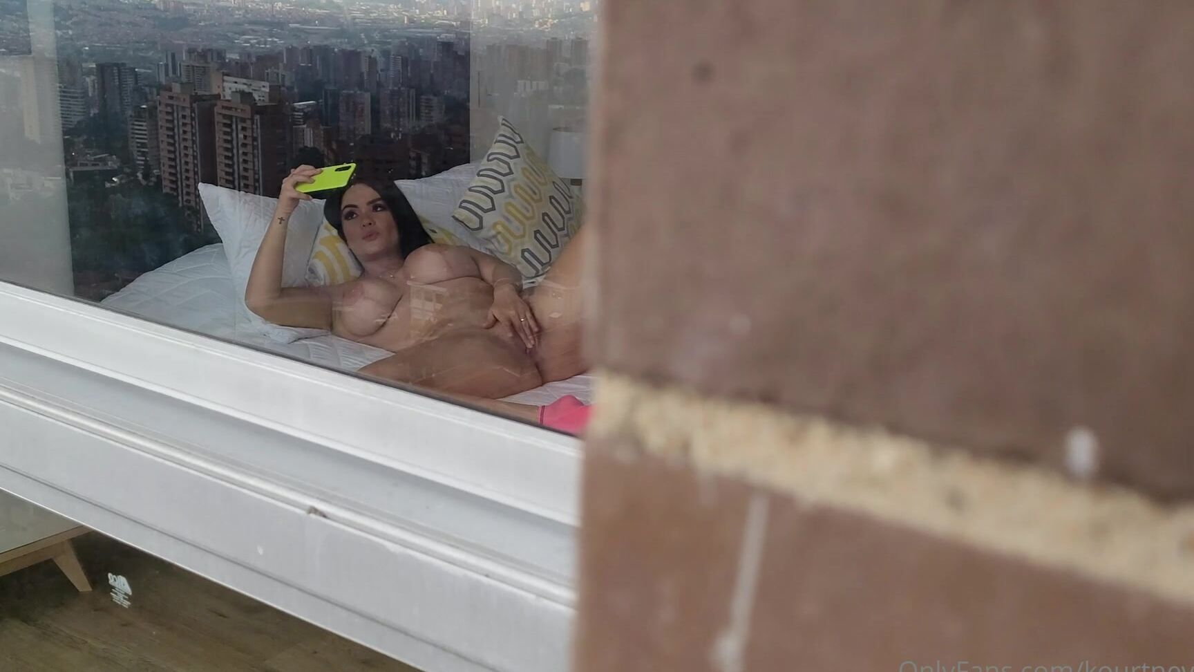 Kourtney Love Mi Vecino Me Grab En Una Videollamada Y Luego Tiene El Descaro De Decirme Oye Te Voy