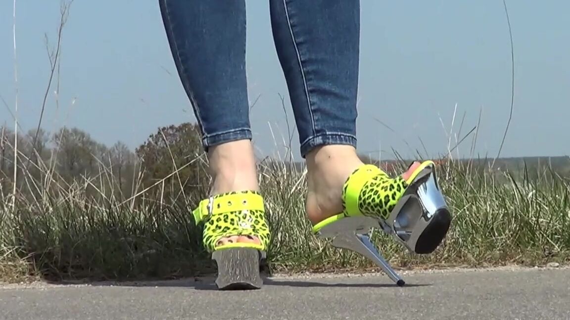 Madiheels Nicknamed Madiheels Onlyfans Neon Heels Video