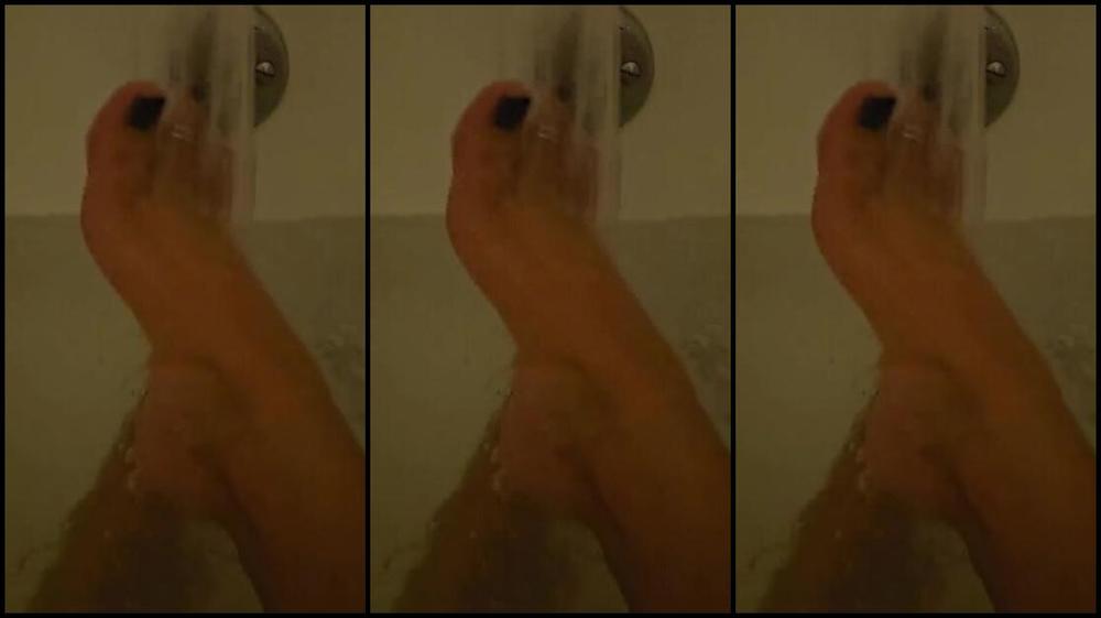 Mssjada Nicknamed Mssjada Onlyfans Running Water Over Perfect Feet I Love Baths