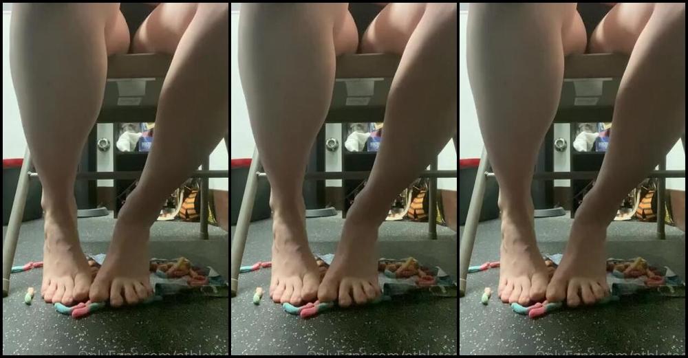 Athletoes Nicknamed Athletoes Onlyfans Hitting 2 Birds With 1 Stone Training My Online Client And Making Snacks