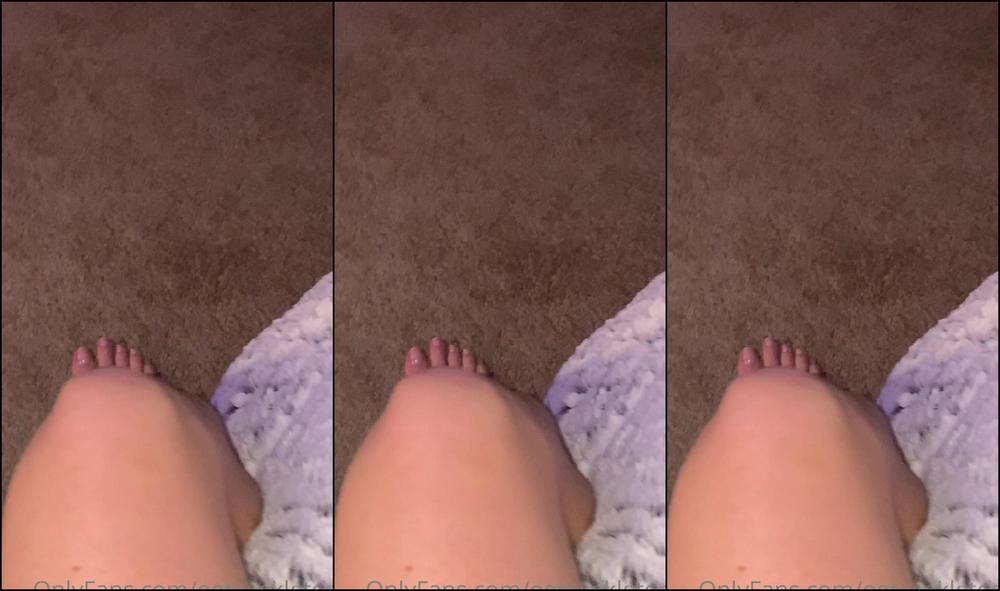 Waifufeetmilk Admiring My Beautiful Feet Before Bed How Was Everyone S Day Who Wants Oil Conten