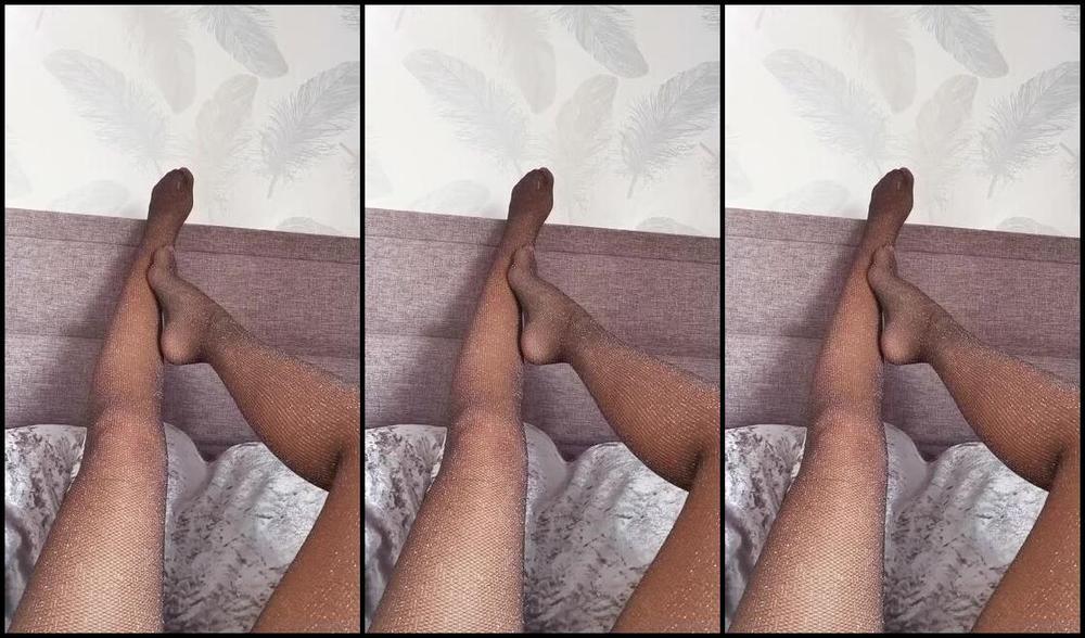 Miss Evie Lock Nicknamed Missevielock Onlyfans How Beautiful Do My Legs Look In My New Sparkle Tights So Mesmer