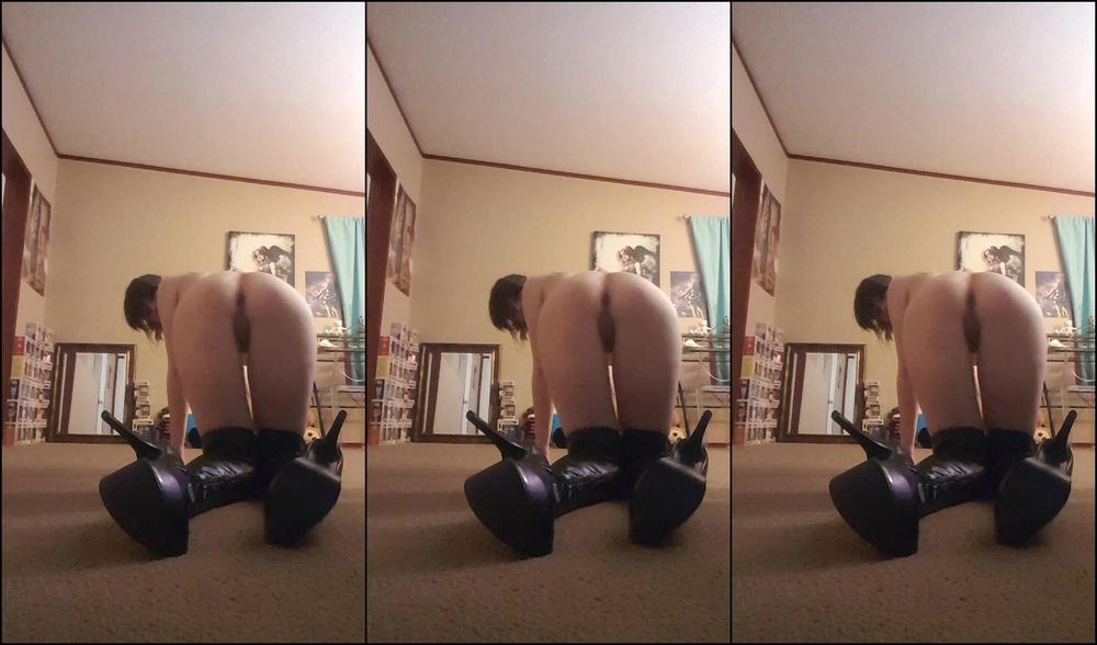 Frostyprincess Naked In Leather Boots