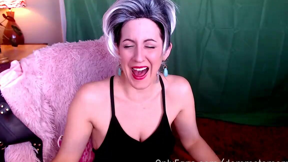 Ms Tomorrow Nicknamed Dommetomorrow Onlyfans Stream Started At 02232021 0436 Pm Opening Gifts