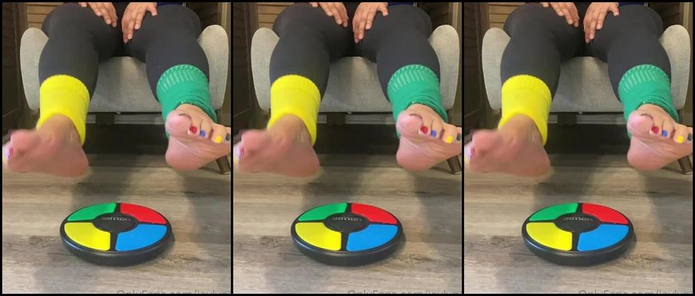 Jaylyn Nicknamed Jaylyn10 Onlyfans Watch My Play A Game Of Simon Says