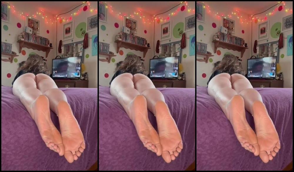 Goddess Flower Nicknamed Smokinflowers Foot Fetish 01 26 2024 Onlyfans Video Ignoring You While I Play Black Ops 3 Zombies 16 Mins
