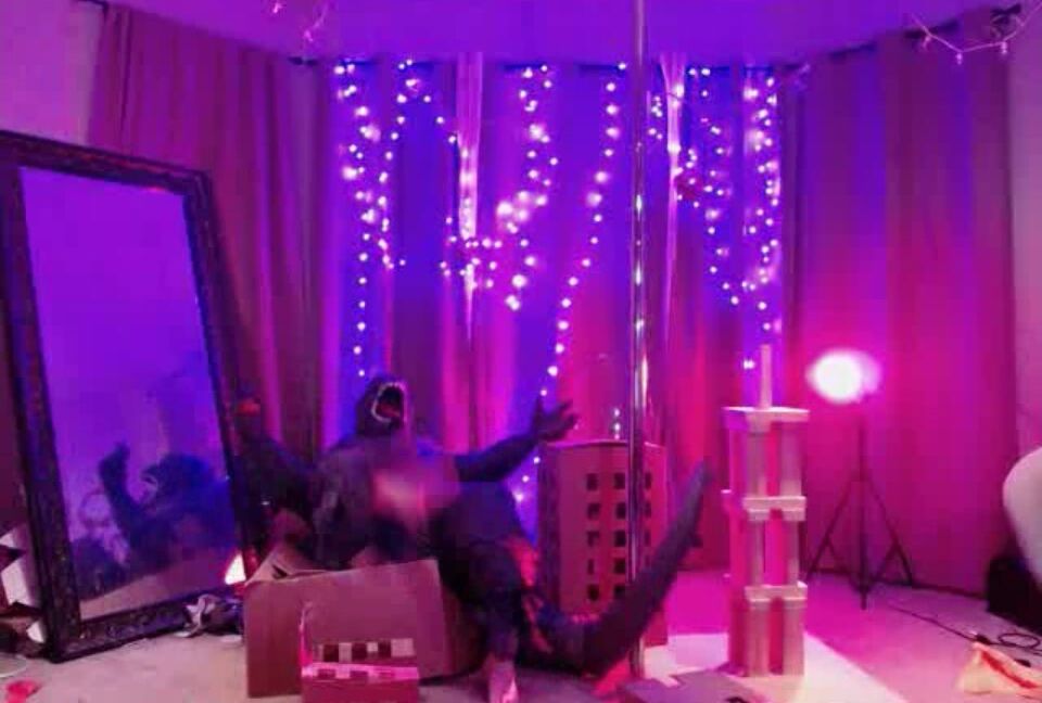 Giantess,Costume,Cosplay,Sploshing,Webcam ousweetheart sexy godzilla destroys the city ManyVids