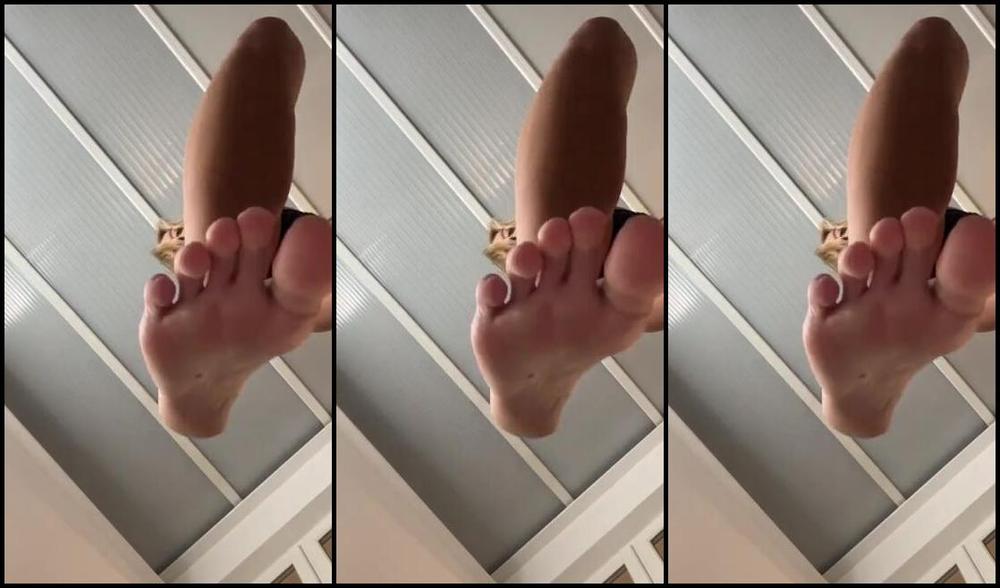 Lorraine Edwards Aka Lorraineedwards91 Onlyfans Lay Down Like A Good Foot Bitch