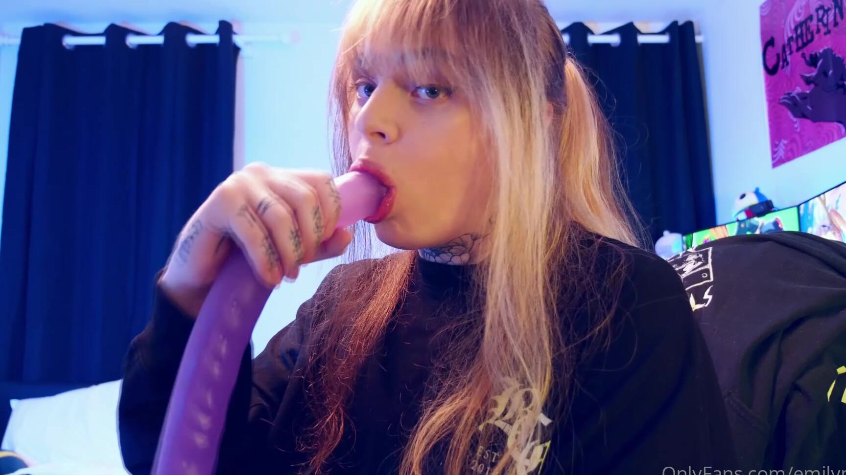 Emilypiexo Pushing My Gag Reflex As Hard As It Will Go