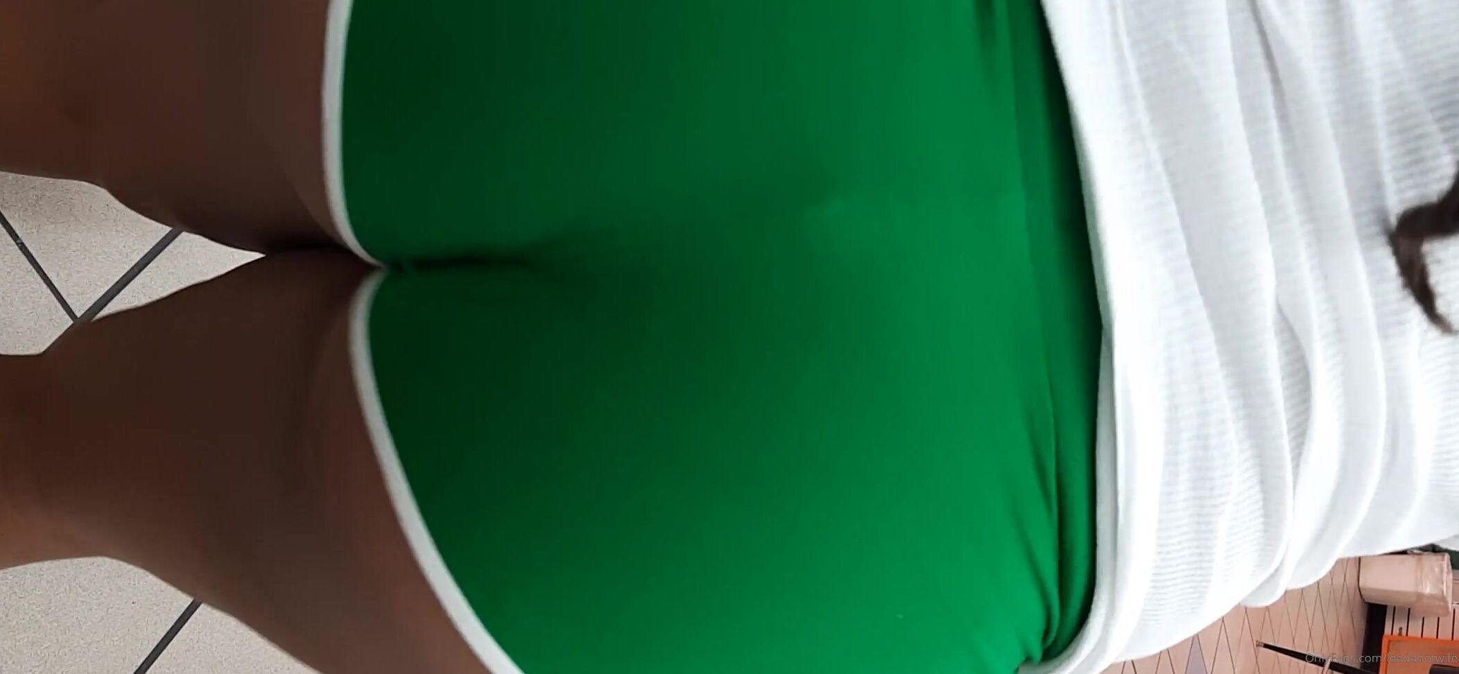 Leedahotwife At The Store With My Ass Out