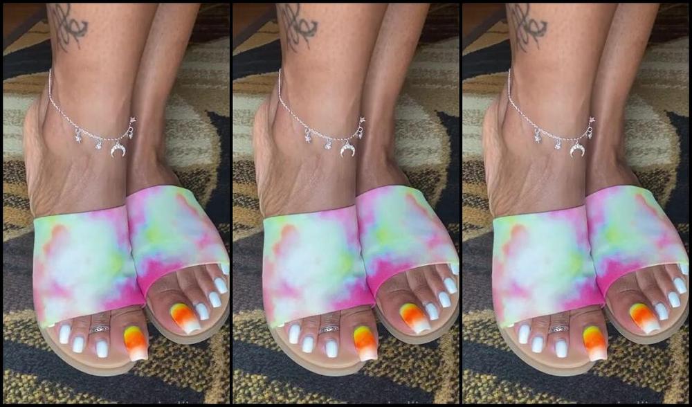 Queenjodiieetoes Aka Prettyfeetonly1800 Onlyfans At The Bottom Of The Rainbow These Are Waiting For You