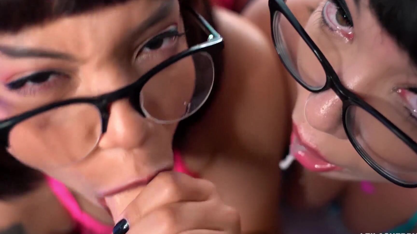 Leilacherryxxx Lil Sis Big Sis Taboo Bikini Fuck