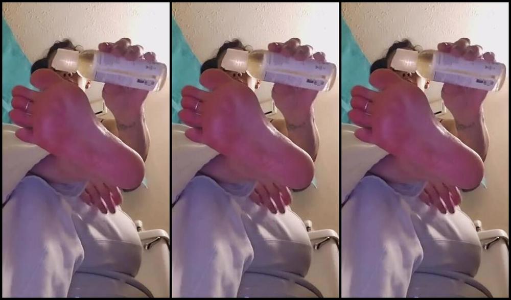 Mssjada Nicknamed Mssjada Onlyfans This Is Something I Do To Keep My Feet Extra Smooth Im Sorry Did I Drop Some Oil On You