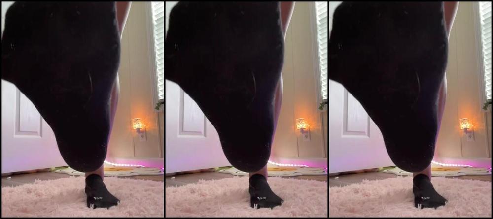 Goddess Coco Aka Cocobonsolez Onlyfans Just Got Back From The Gym After A Long Week Break And Boy Am I Tired These New Lifting Shoes Are 2