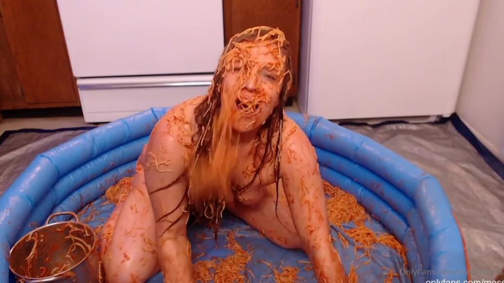 Darladevoursyou And Here It Is Darla Gets Messy In Spaghetti Pie Cum Full Vid