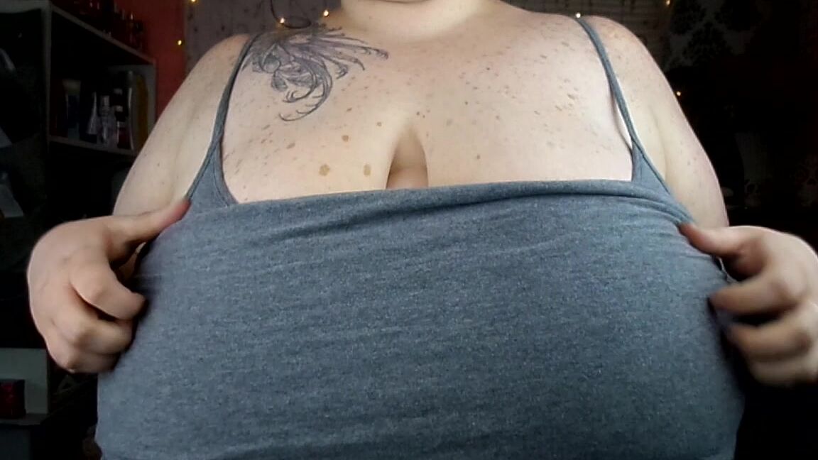 Daytonahale Massive Boobs Dropping