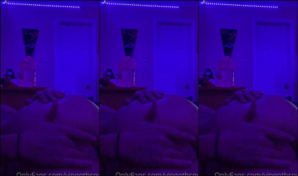 anastasiagoth-28-05-2020-369580393-a-little-ass-tease-anyone