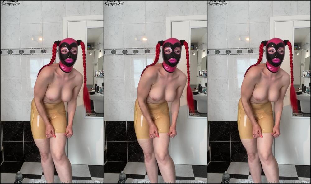 Mfetilicious Today I M Wearing Black And Pink Latex It S Really Hot Today I M Sweating A Lot I