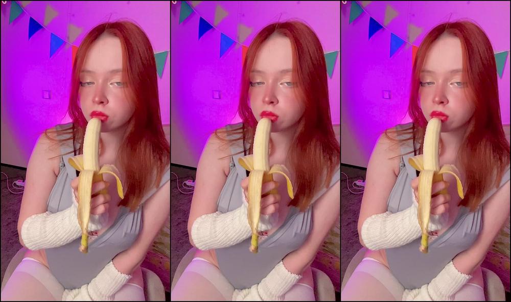 Olashpeachy Eating Banana
