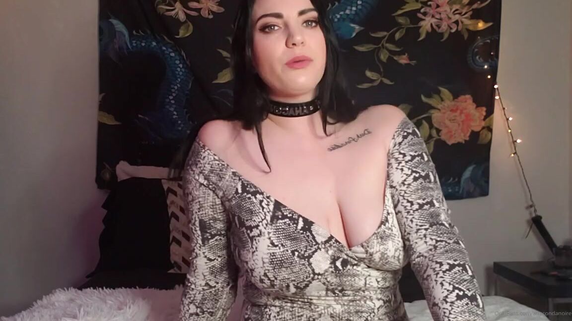 Anacondanoire Onlyfans Smoking Fetish Clip For My Ashtray Losers