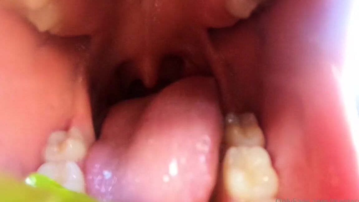 Giantess Tara Nicknamed Giantesstara 04 25 2024 Onlyfans Video Happy Thirsty Thursday Or In My Case Hungry Thursday