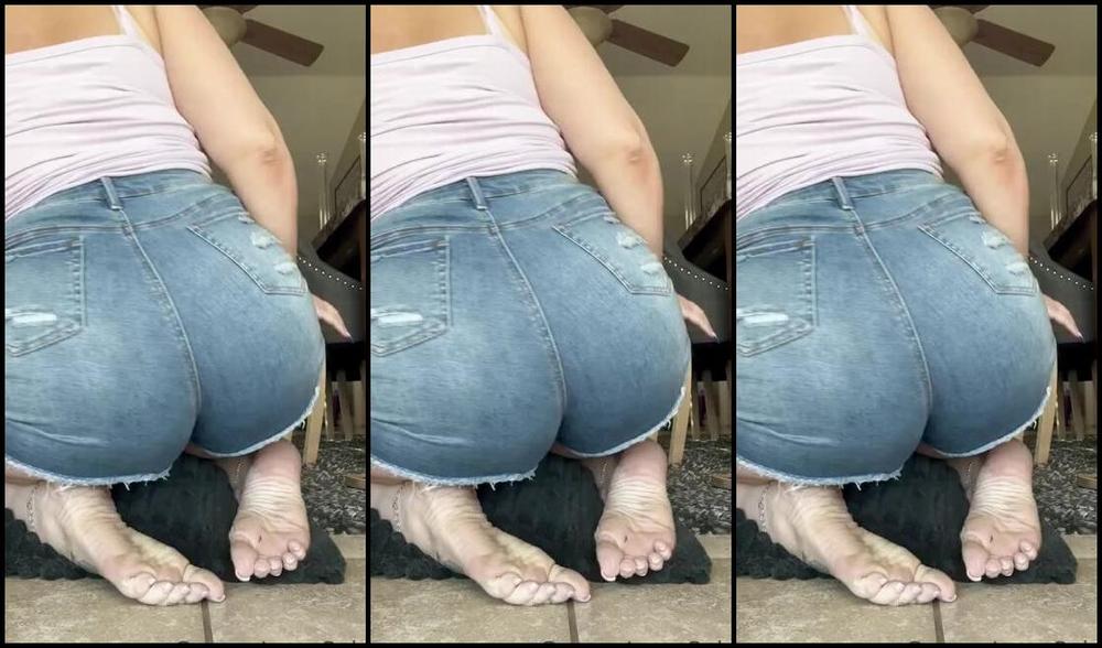 Mystikal Mami Nicknamed Mystikal Mami Onlyfans Booty N Soles Joi