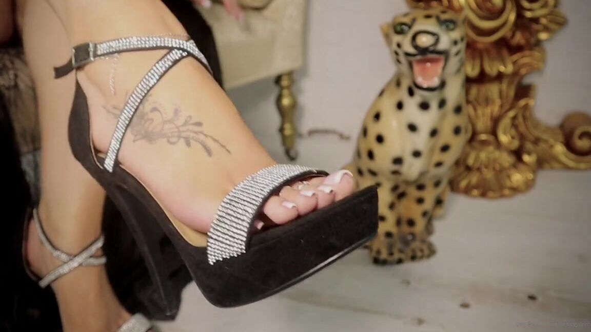 Footsiegalore Onlyfans Leopard And Lace High Heel Removal Vid